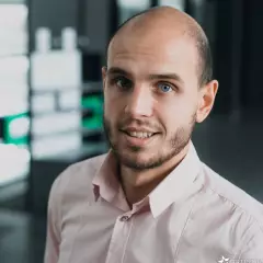 Ведущий Тим Устименко