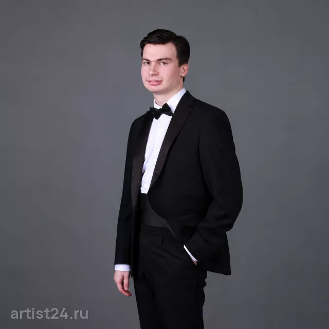 Пианист Александр Ключко — пианист