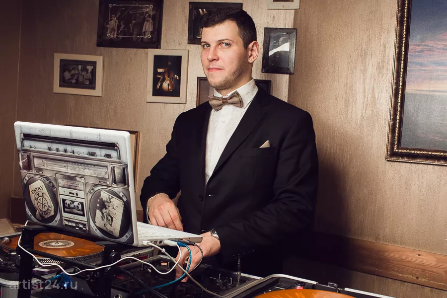 Диджей Дмитрий Буркалов (Dj DimaVinill) — шоу-программа