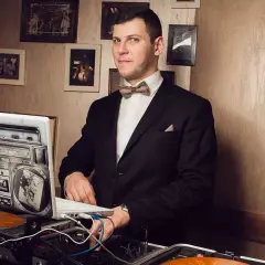 Диджей Дмитрий Буркалов (Dj DimaVinill)