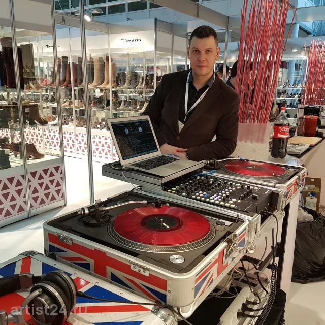 Диджей Дмитрий Буркалов (Dj DimaVinill) — шоу-программа, фото 3