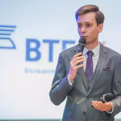 Ведущий Андрей Новиков