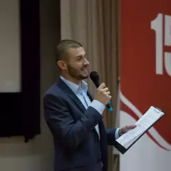Ведущий Дмитрий Толкач