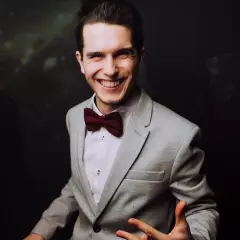 Ведущий Андрей Кислый