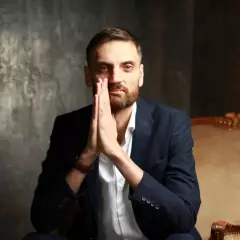 Ведущий Сергей Хвостылев
