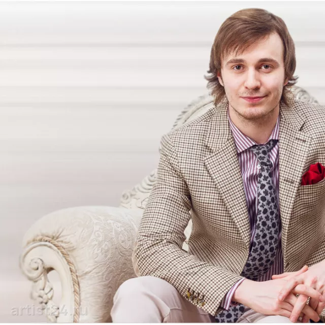 Ведущий Алекс Прахов — ведущий
