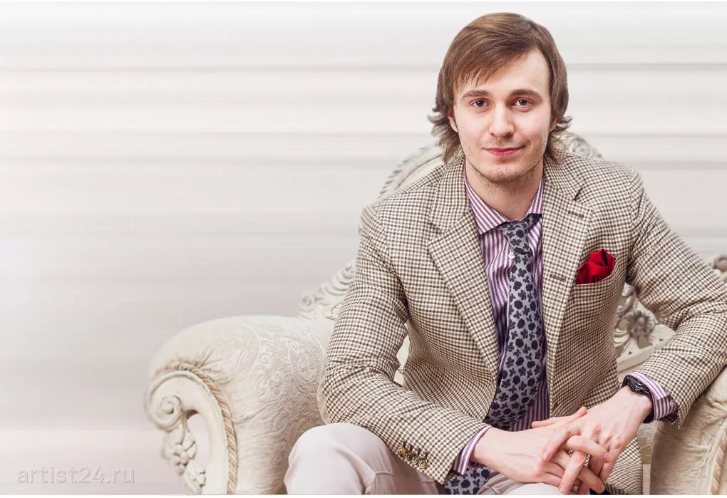 Ведущий Алекс Прахов — ведущий