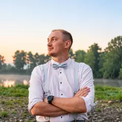 Ведущий Сергей Голдашов
