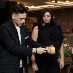 Иллюзионист Максим Лазарев
