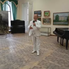 Вокалист Артур Булатов