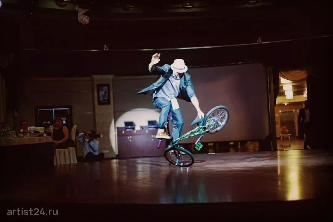 BMX-райдер Нияз Зарипов — цирковой артист