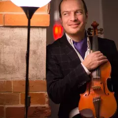 Скрипач Александр Охотин