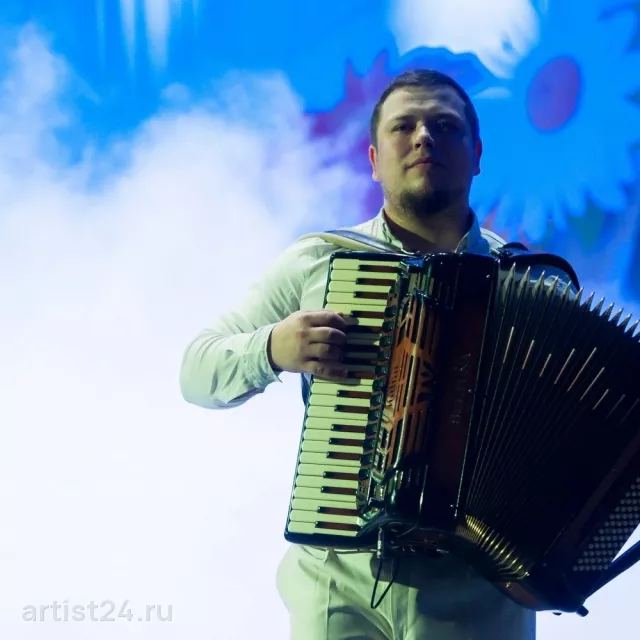 Аккордеонист Богдан Денищук — музыкант