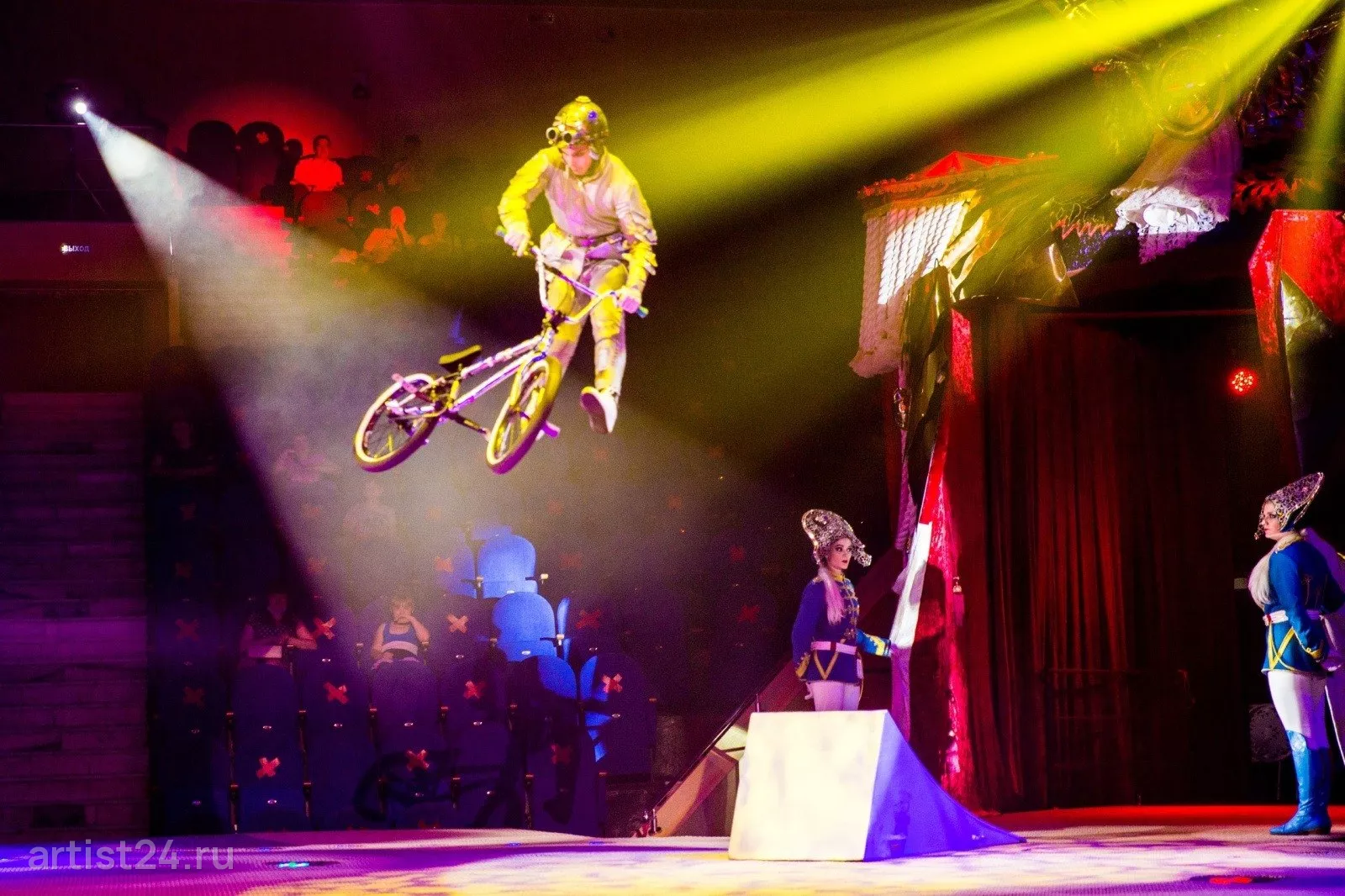 BMX-шоу Максима Голдобина — цирковой артист
