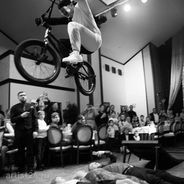 BMX-шоу Максима Голдобина — цирковой артист, фото 5