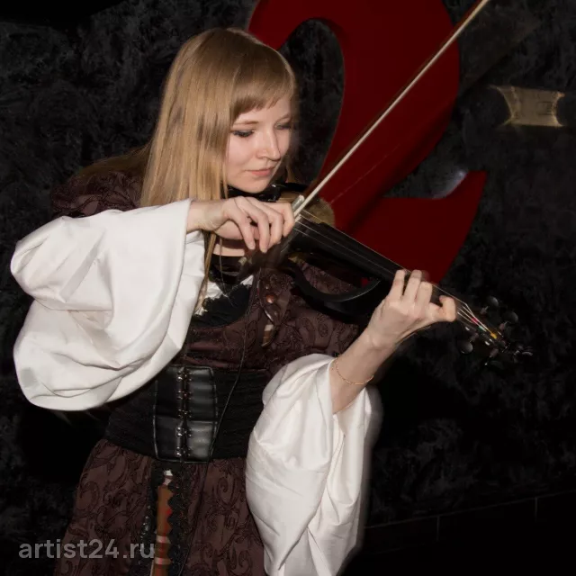 Скрипачка Lisa — скрипач