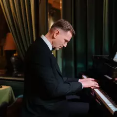 Пианист Виталий Фоломеев