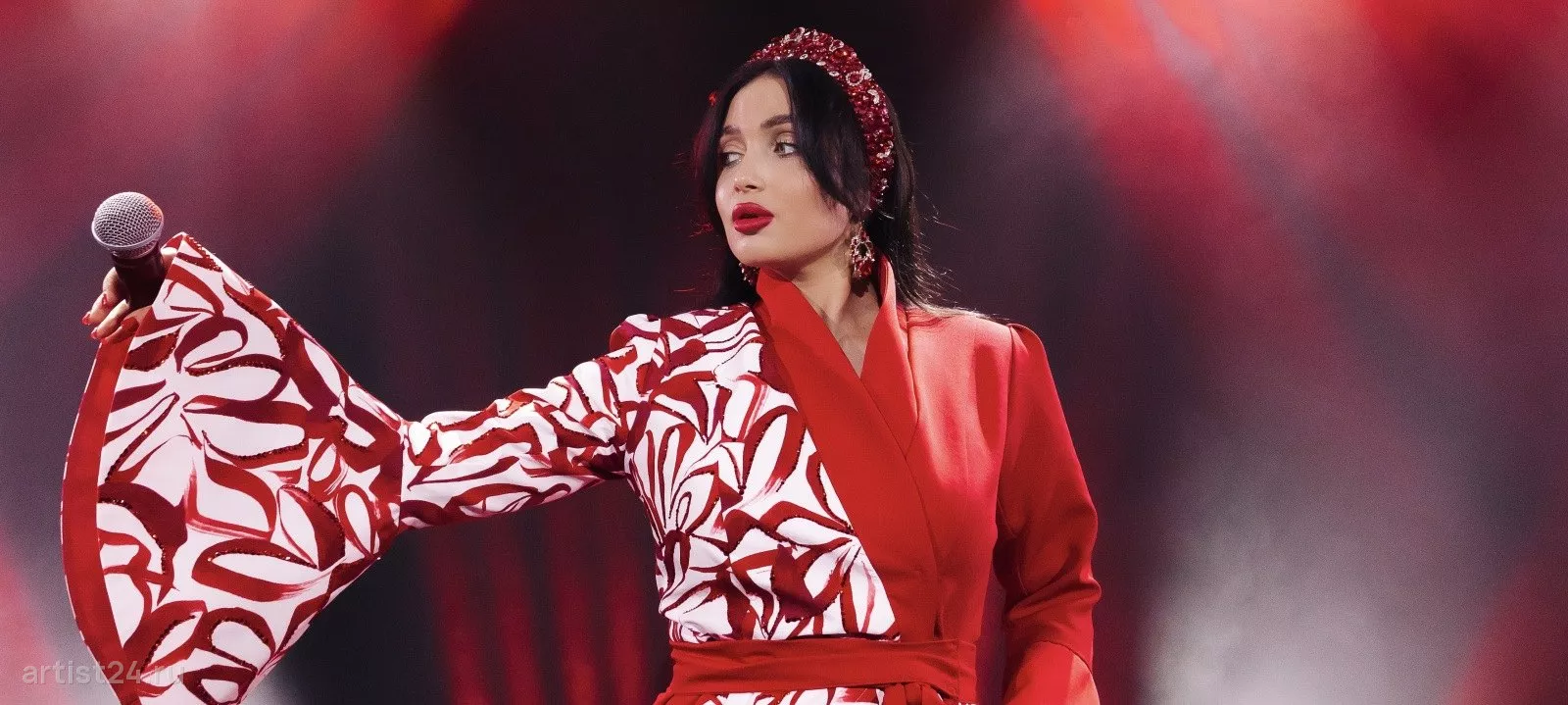 Певица Диана Кох — вокалист