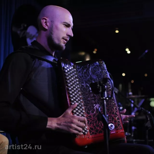 Аккордеонист Евгений Гуренко — музыкант