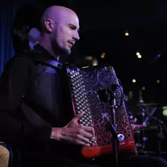 Аккордеонист Евгений Гуренко