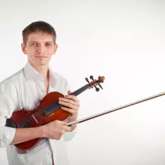 Скрипач Александр Кирющенко