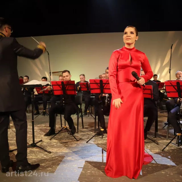 Певица Юлия Михайлова — вокалист