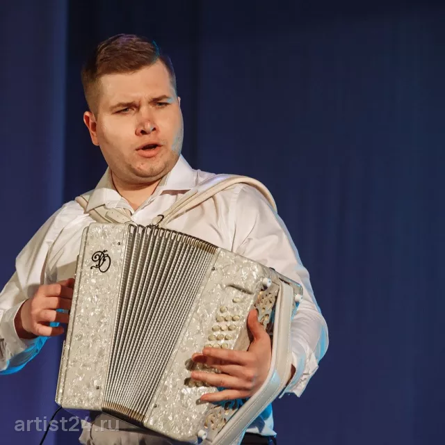 Гармонист Дмитрий Овчинников — музыкант