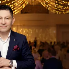 Ведущий Алексей Баталов