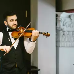 Скрипач Юрий Давои