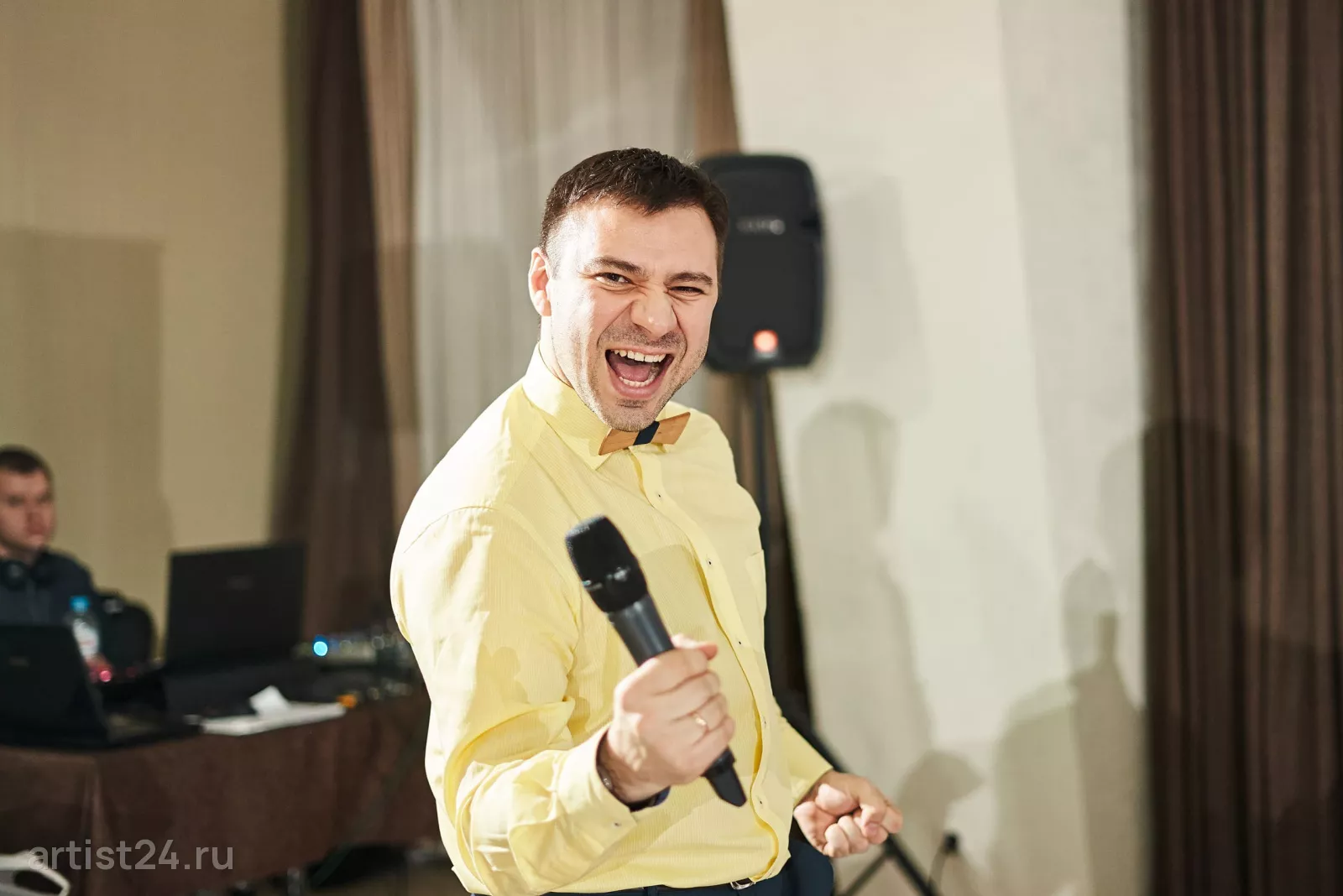 Ведущий Василий Бичев — ведущий