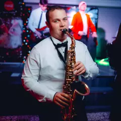 Саксофонист Максим Каракай