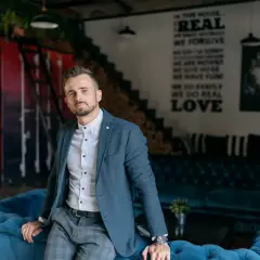 Вокалист Андрей Шевцов