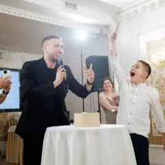 Ведущий Андрей Ивашкин