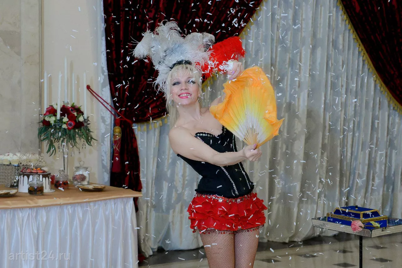 Шоу-дуэт «Солёный Попугай» — фокусник
