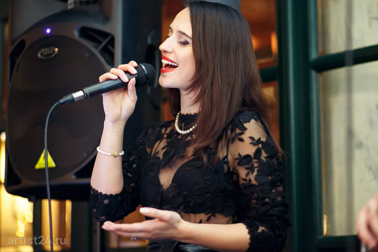 Дуэт Cocktail Jazz — скрипач