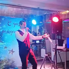 Ведущий Павел Шахманов