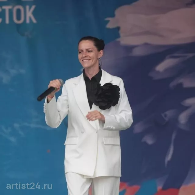 Вокалистка Галина Розвезева — вокалист, фото 2