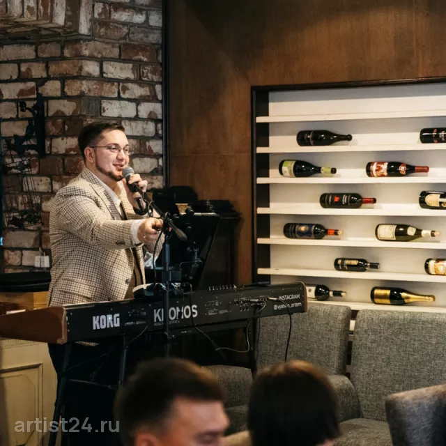 Пианист Артём Вяткин — пианист