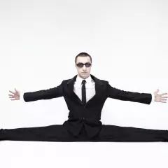 Акробат Александр Батуев