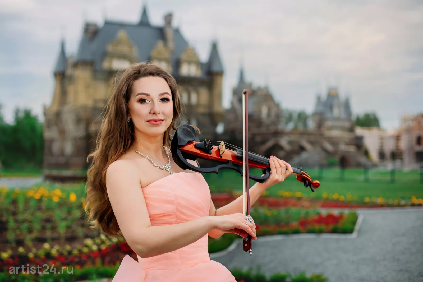 Скрипачка Екатерина Хромоненкова — скрипач