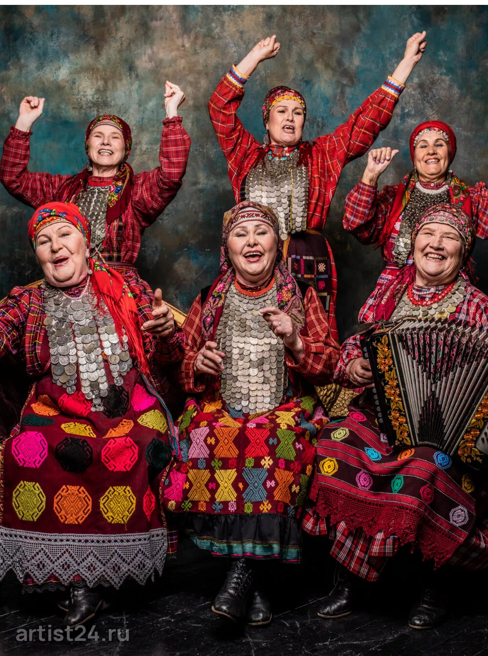 Бурановские бабушки — звезда эстрады