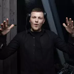 Диджей Zhdanov