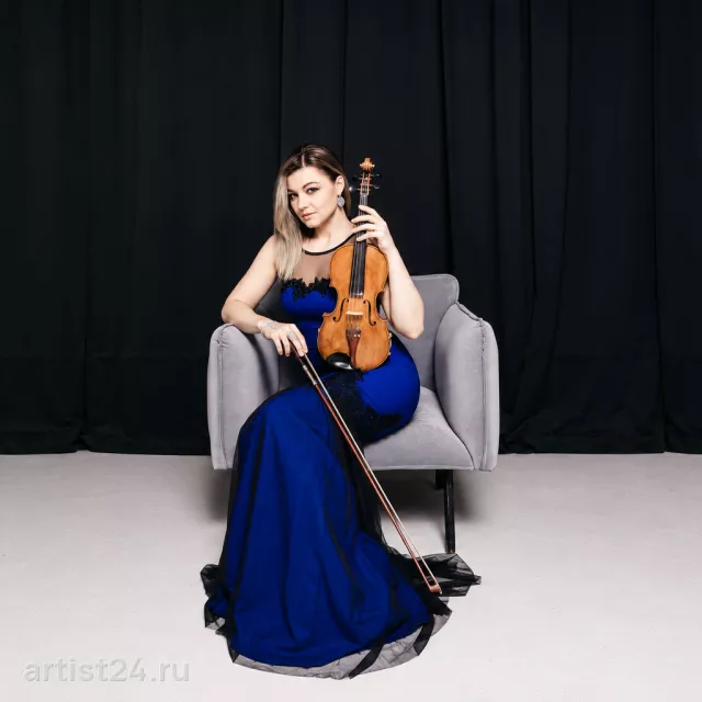 Скрипачка Наталья Александрова — скрипач
