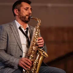 Саксофонист Сергей Карпов