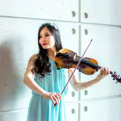 Скрипачка Алиса Сороквашина