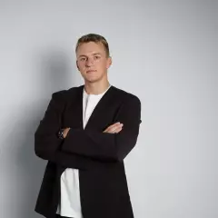 Ведущий Вячеслав Хащевский