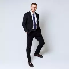 Ведущий Алексей Ковалев