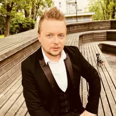 Певец Пётр Сергеев
