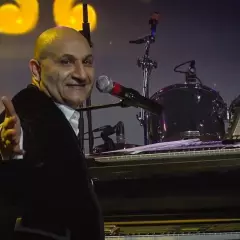 Пианист и вокалист Вадим Абрамов