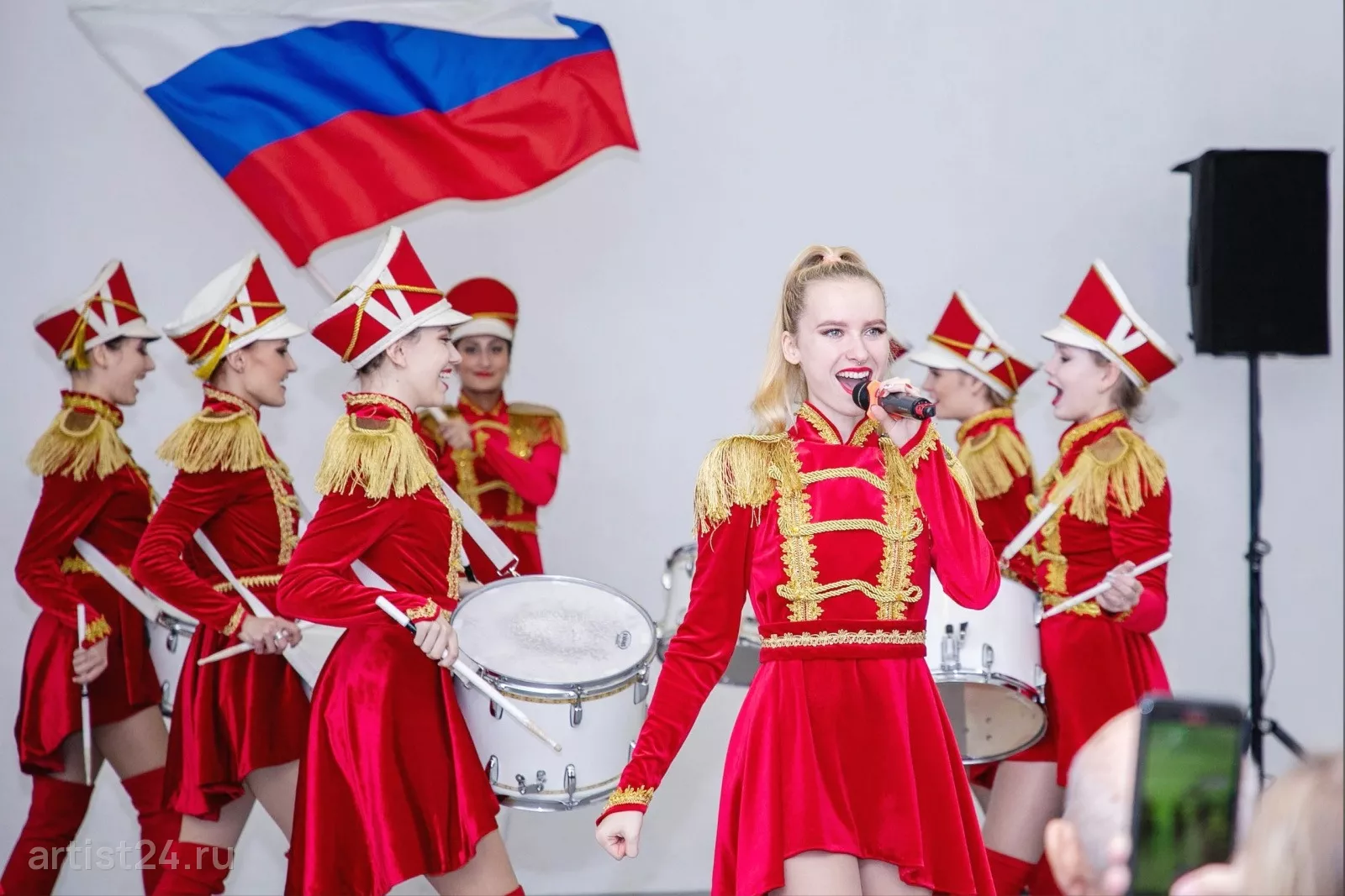 Шоу-группа барабанщиц «Малая Охта» — барабанное шоу